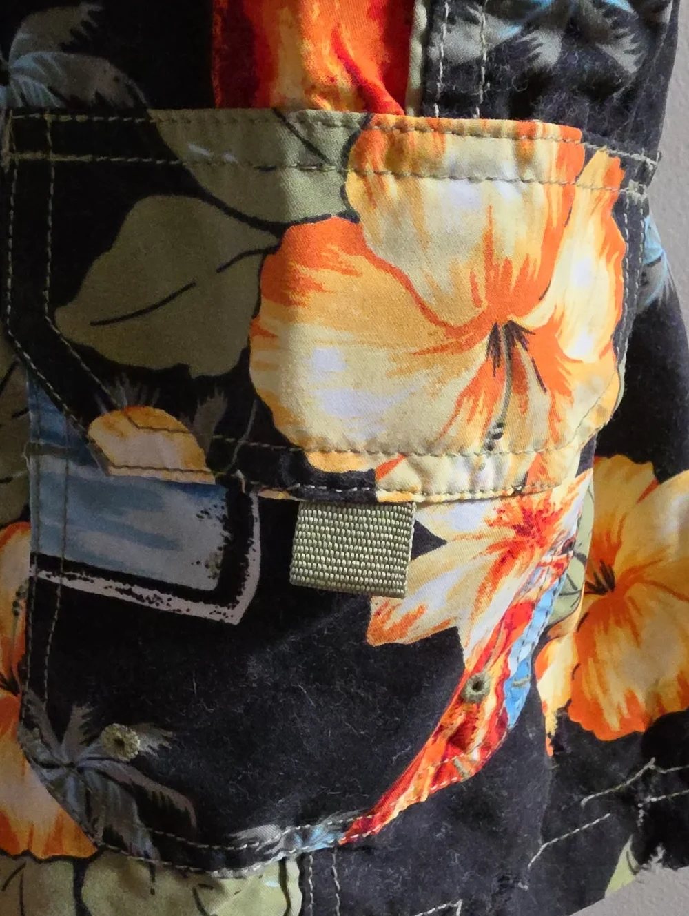 SAND IZ SUN Black Tropical Floral Hawaiian Swim Shorts Size 42W